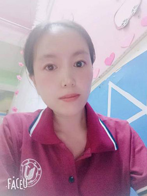 姓名：张玉玲专业：学前教育现工作单位：郑州市郑东新区圃田第二幼儿园成长历程：2015年9月—2018年7月就读于伟德国际1946bv官网，2019年通过参加招教考试进入公办幼儿园，在单位被评为优秀教师